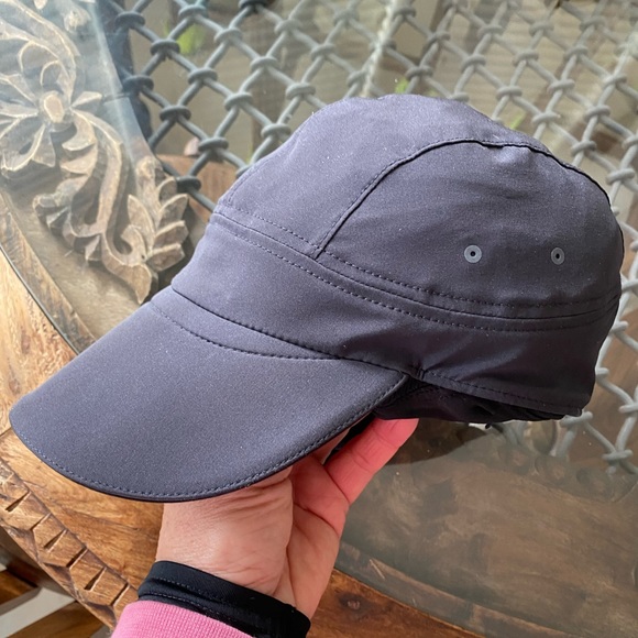 Lululemon hat - Picture 3 of 4